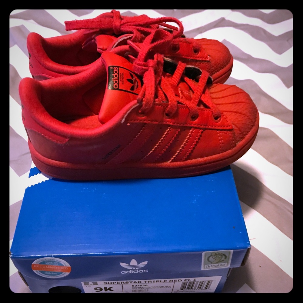 Boys Red Shell Toe Adidas Sz 9